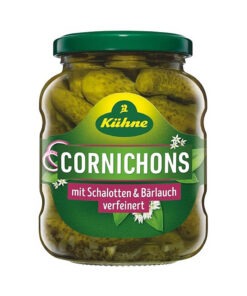 Castraveti condimentati cu usturoi salbatic si salota 370 ml Kuhne